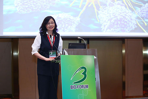 龙沙集团细胞治疗研发效劳部首席科学家杨帆博士作了《从基础研究光临床应用：乐成研发高质量的细胞产品》主题报告