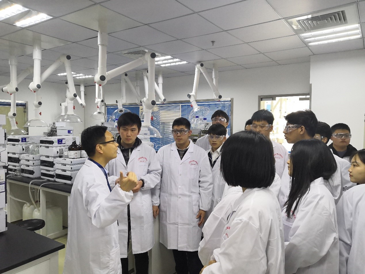 走进BBIN游戏，，，，，，与学子共话生长