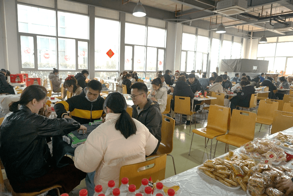 在春节 “乐七天” 运动中，，，，，，BBIN游戏给留沪过春节的员工准备了富厚多彩的运动
