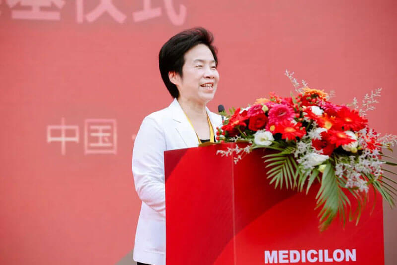 宝山区人大常委会党组书记&主任李萍宣布涤讪仪式正式启动.jpg